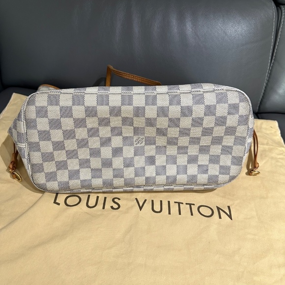 Louis Vuitton Neverfull Mm - Picture 4 of 11